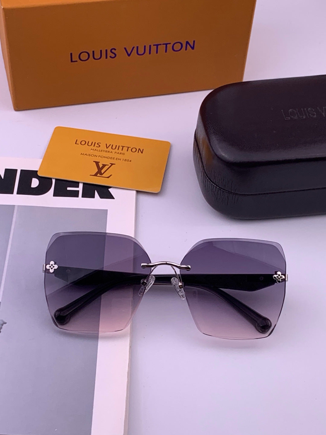 Louis Vuitton L8612 Square Gold Lens Sunglasses for Men & Women - detail image 7