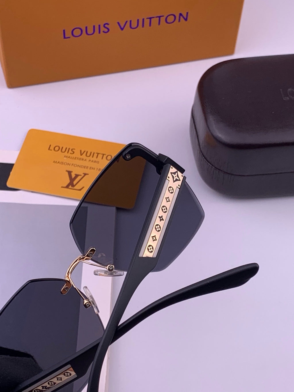 Louis Vuitton L6519 Polarized Square Brown Lens Sunglasses for Men & Women - detail image 5