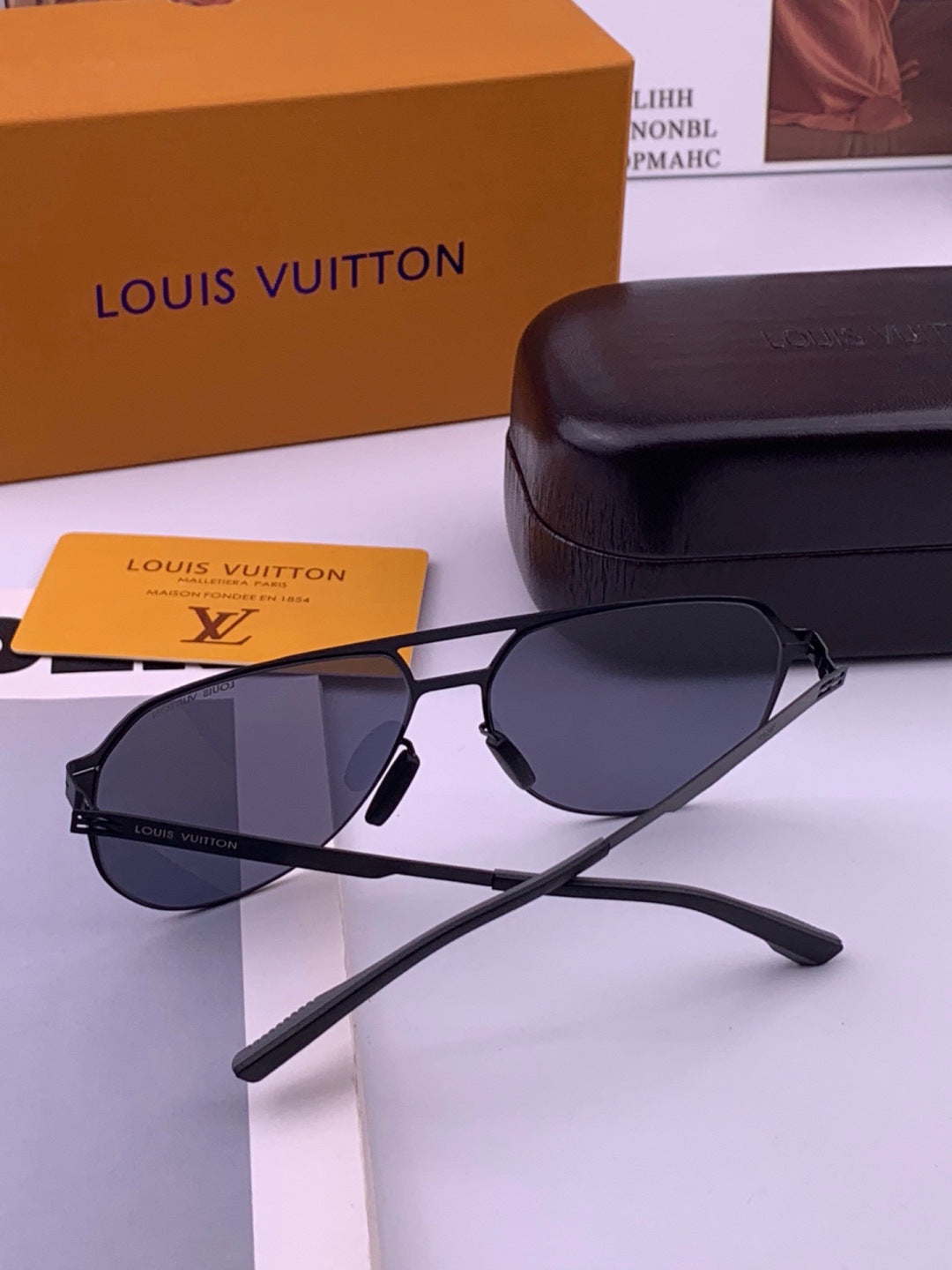 Louis Vuitton L712 Fashion Brown Lens Sunglasses for Men & Women - detail image 5