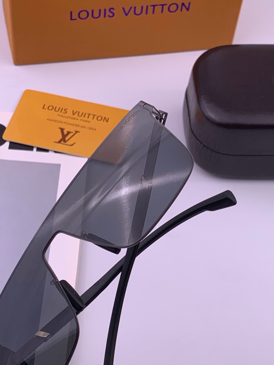 Louis Vuitton L016 Fashion Black Lens Sunglasses for Men & Women - detail image 4