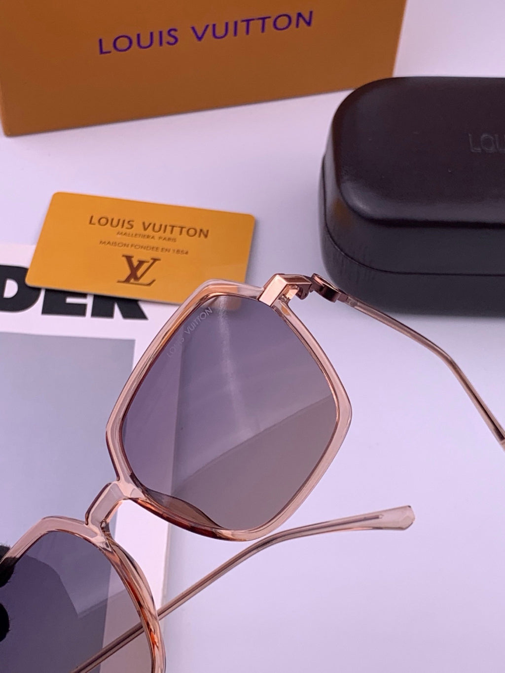 Louis Vuitton Polarized Square Brown Lens Sunglasses for Men & Women - 486247 - detail image 3