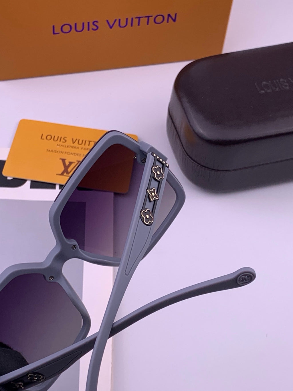 Louis Vuitton L5710 Polarized Square Gold Lens Sunglasses for Men & Women - detail image 4