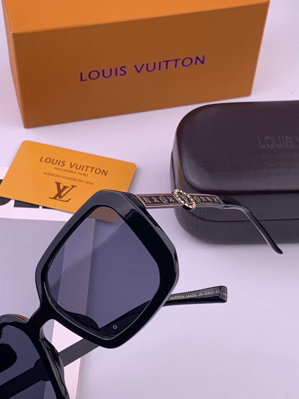 Louis Vuitton L37007 Oversized Brown Lens Sunglasses for Men & Women - 486251 - detail image 5