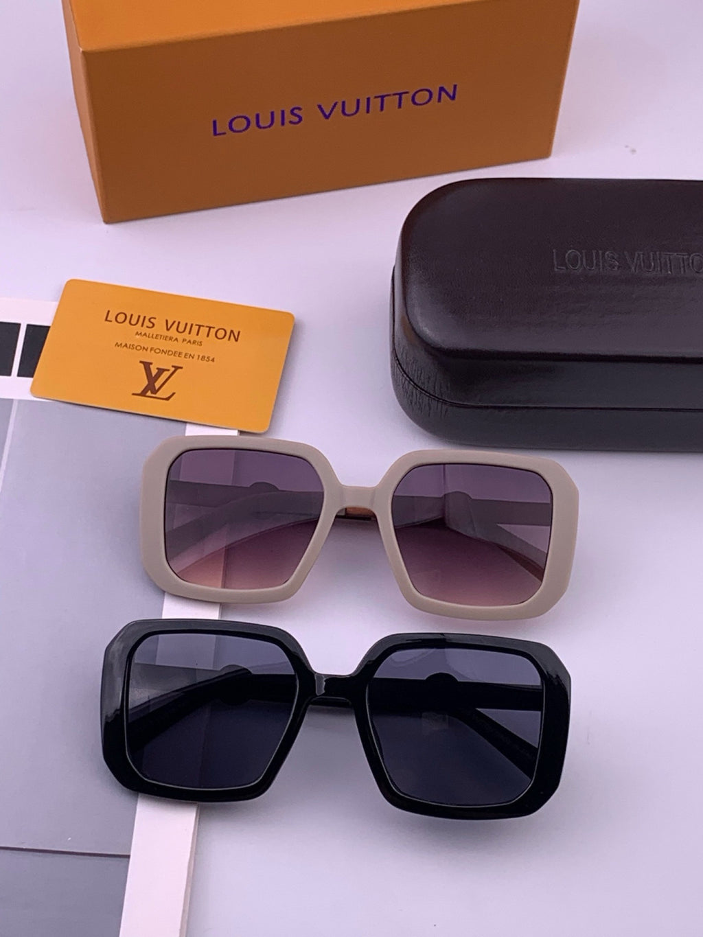 Louis Vuitton L37007 Oversized Brown Lens Sunglasses for Men & Women - 486252 - detail image 7