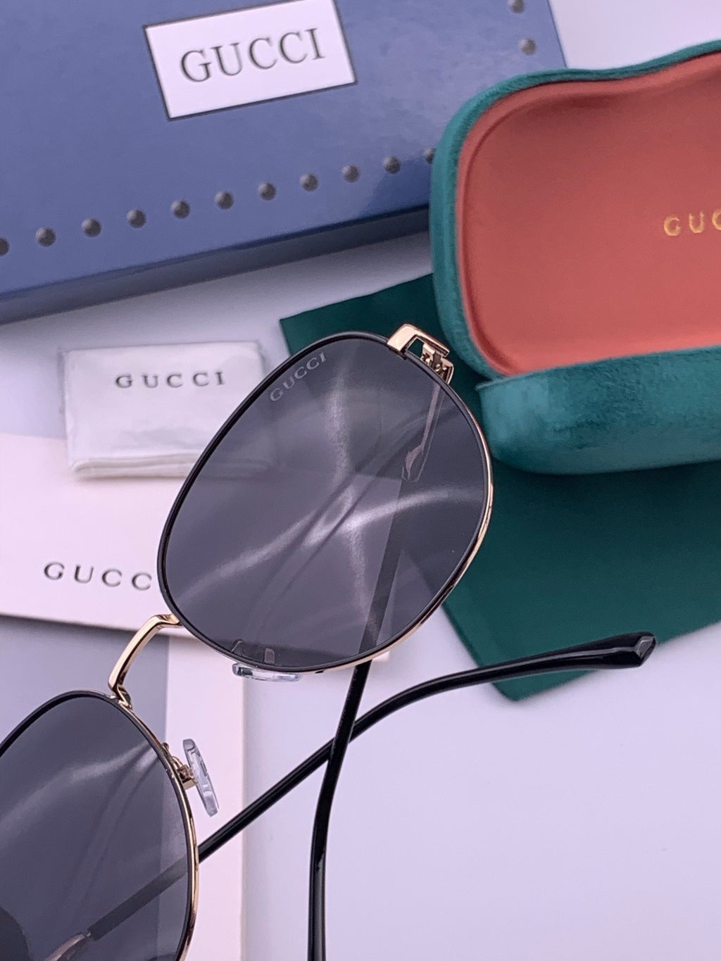Gucci G5822 Polarized Oversized Gold Lens Sunglasses for Men & Women - 493317 - detail image 3