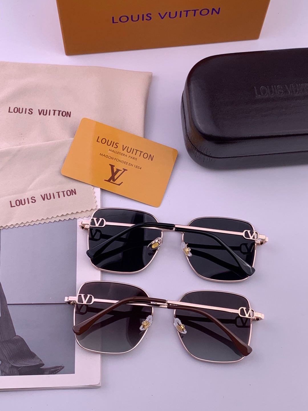 Louis Vuitton L8191 Polarized Aviator Gold Lens Sunglasses for Men & Women - detail image 6