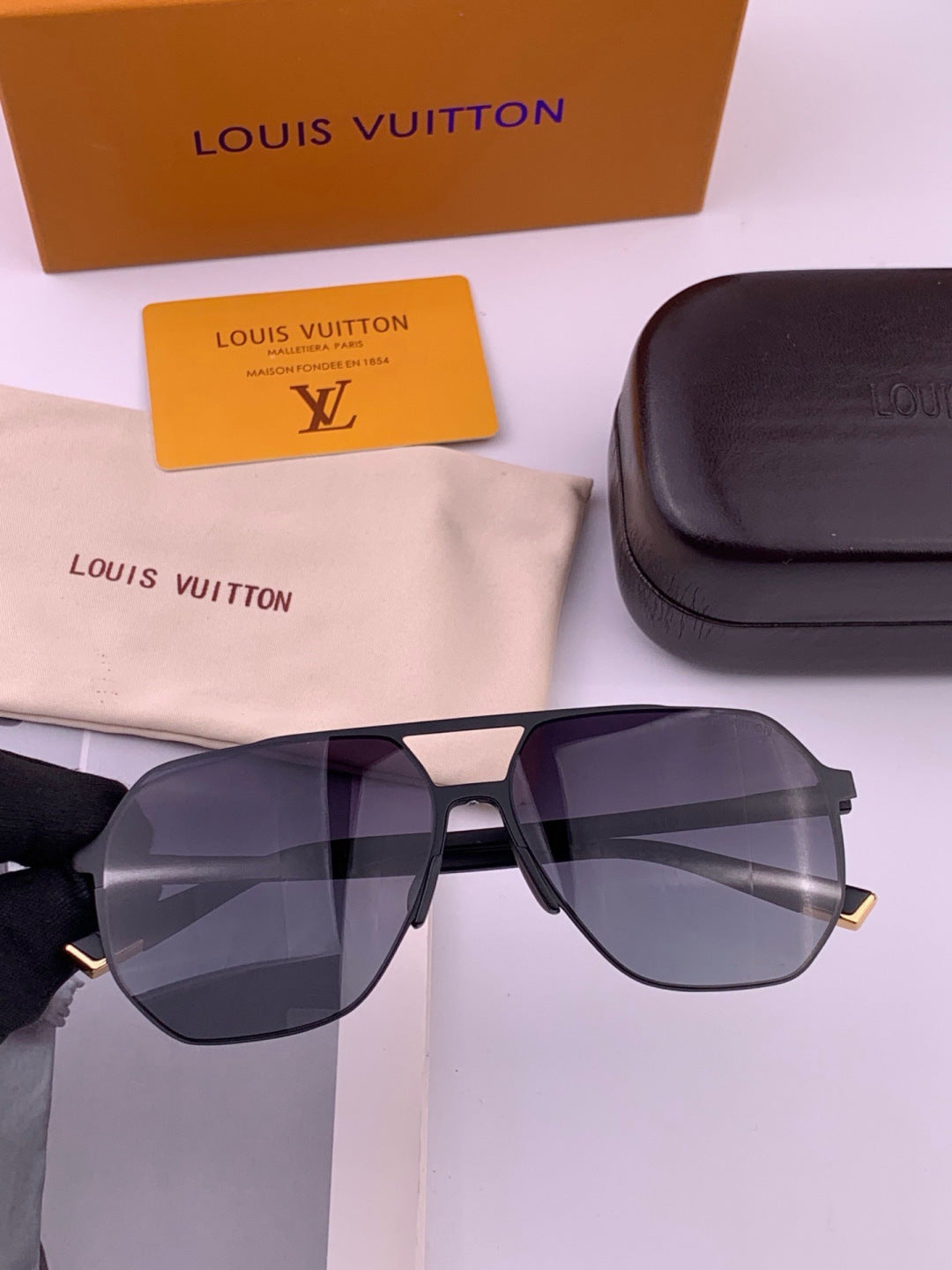Louis Vuitton L3250 Polarized Aviator Orange Lens Sunglasses for Men - detail image 2