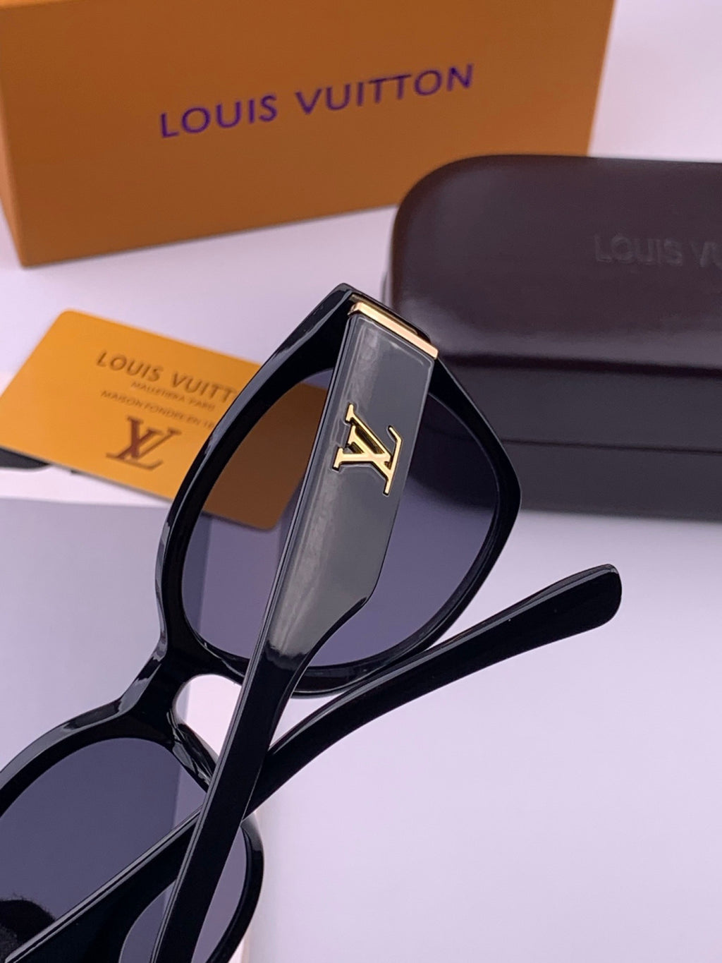Louis Vuitton L27001 Square Black Lens Sunglasses for Men & Women - 486111 - detail image 4