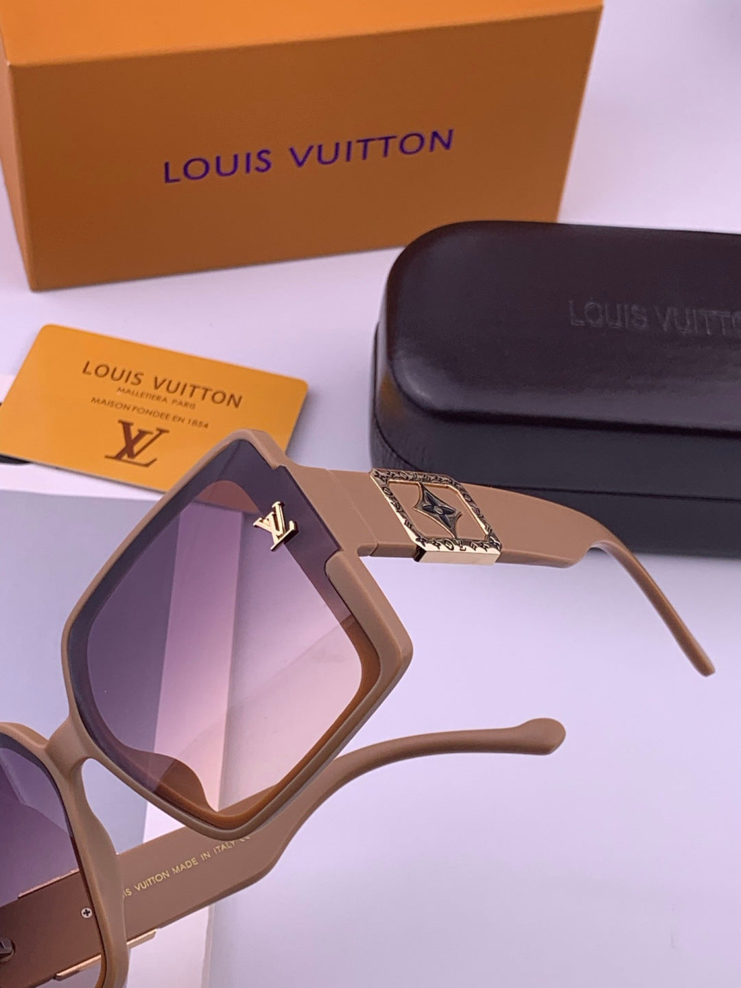 Louis Vuitton L97003 Square Black Lens Sunglasses for Men & Women - 486118 - detail image 3