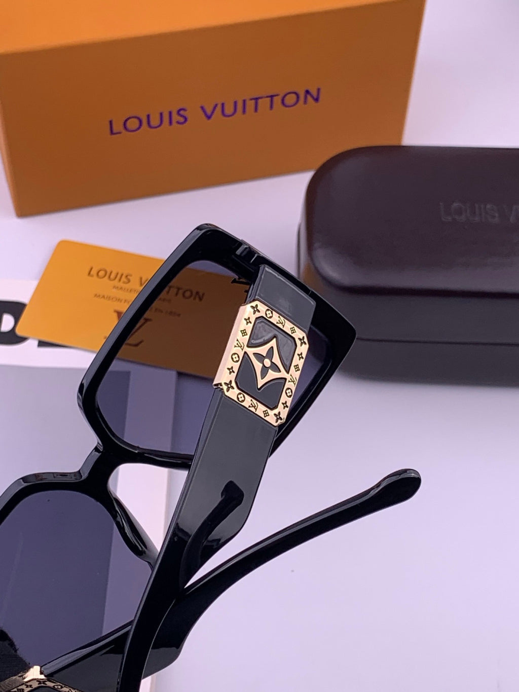 Louis Vuitton L97003 Square Black Lens Sunglasses for Men & Women - detail image 4