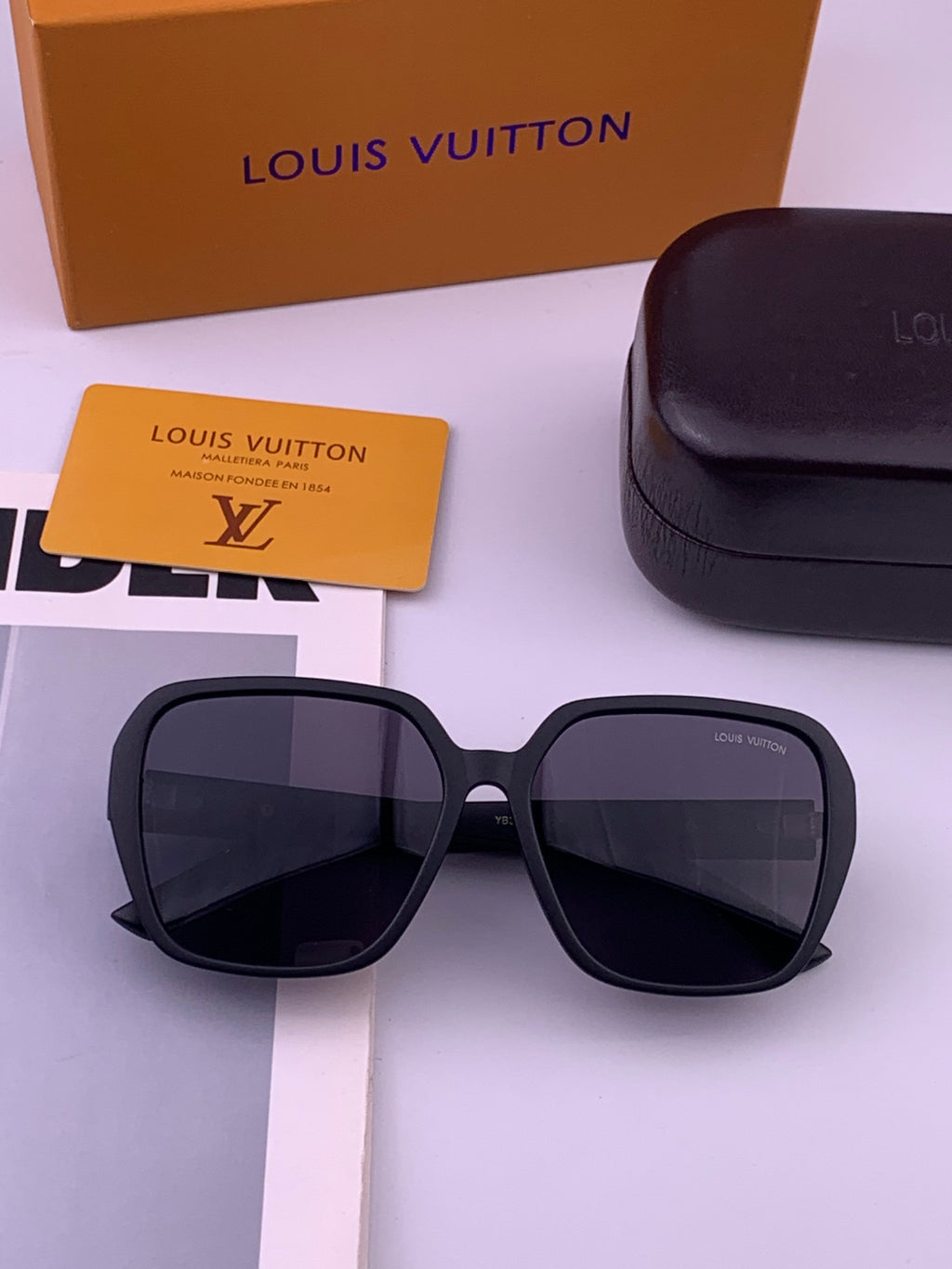 Louis Vuitton L3305 Square Black Lens Sunglasses for Men & Women - detail image 7