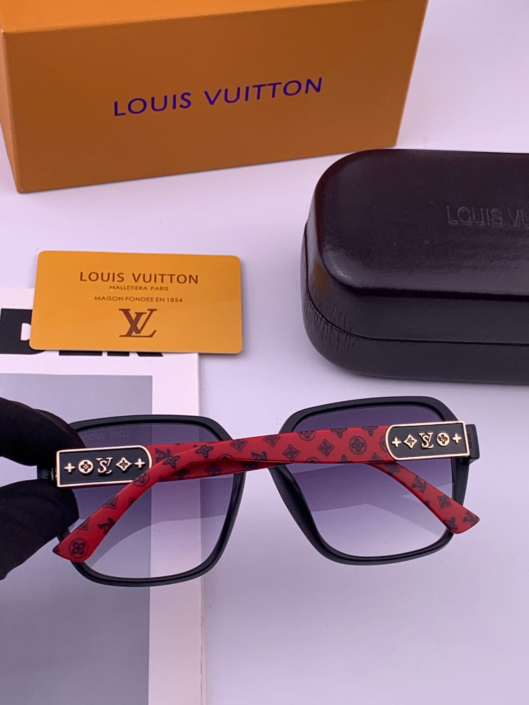 Louis Vuitton L3305 Square Gold Lens Sunglasses for Men & Women - 486124 - detail image 6