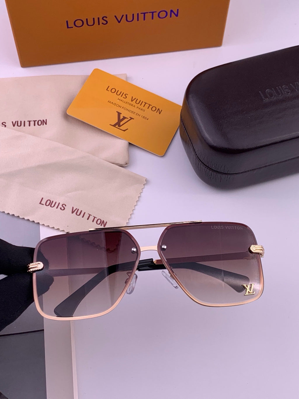 Louis Vuitton L91747 Aviator Gold Lens Sunglasses for Men & Women - 486098 - detail image 3