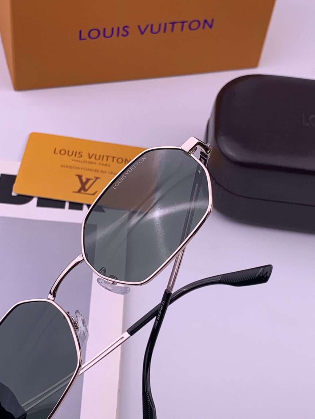Louis Vuitton L6339 Polarized Aviator Gold Lens Sunglasses for Men & - 486107 - detail image 4