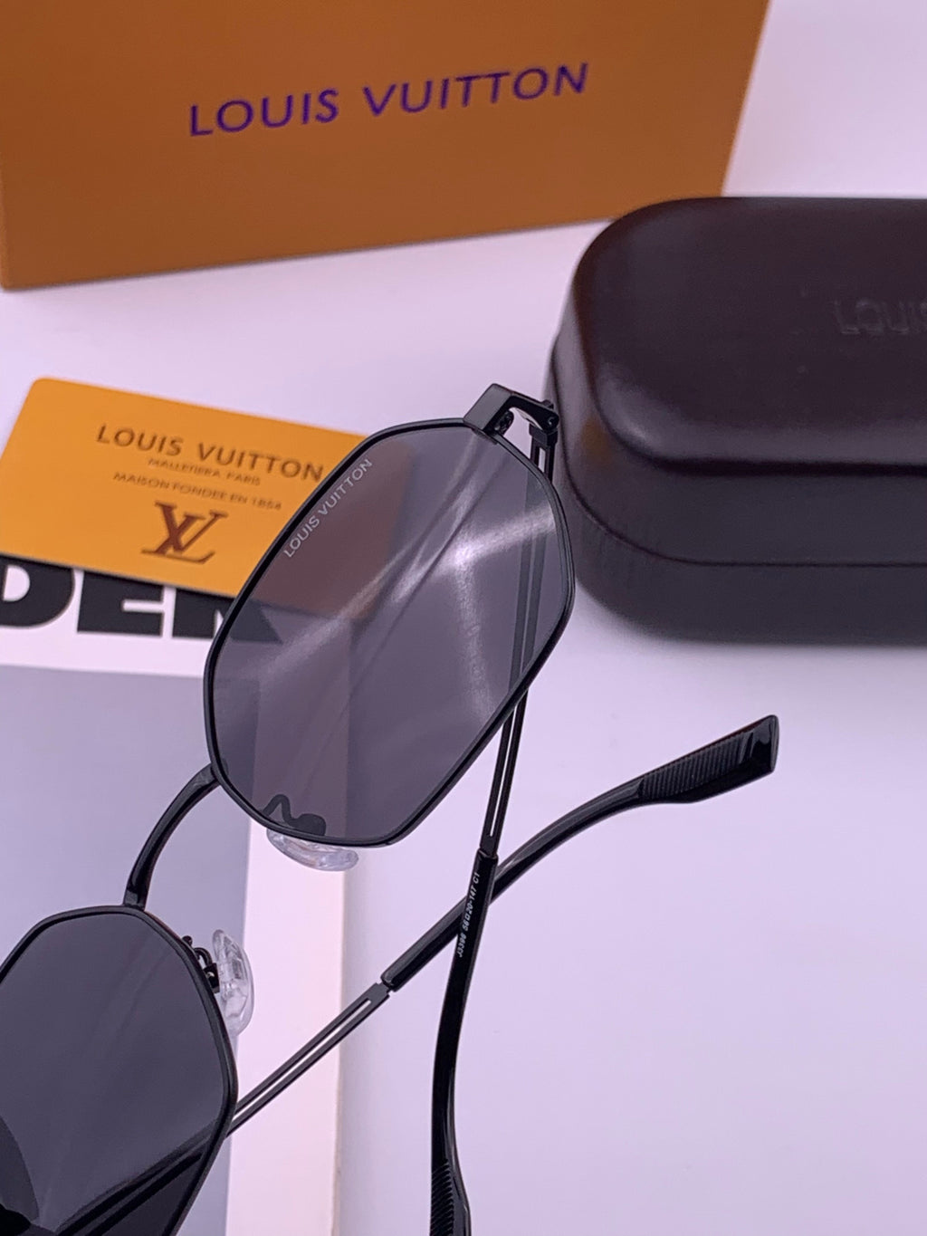Louis Vuitton L6339 Polarized Aviator Gold Lens Sunglasses for Men & - 486293 - detail image 4