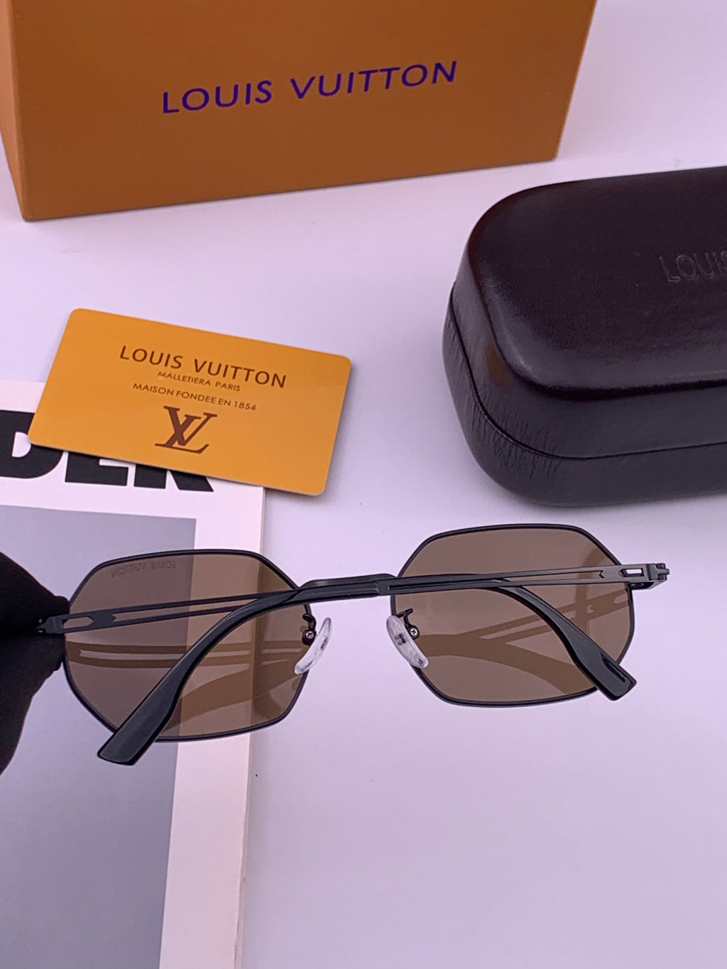 Louis Vuitton L6339 Polarized Aviator Gold Lens Sunglasses for Men & Women - detail image 7
