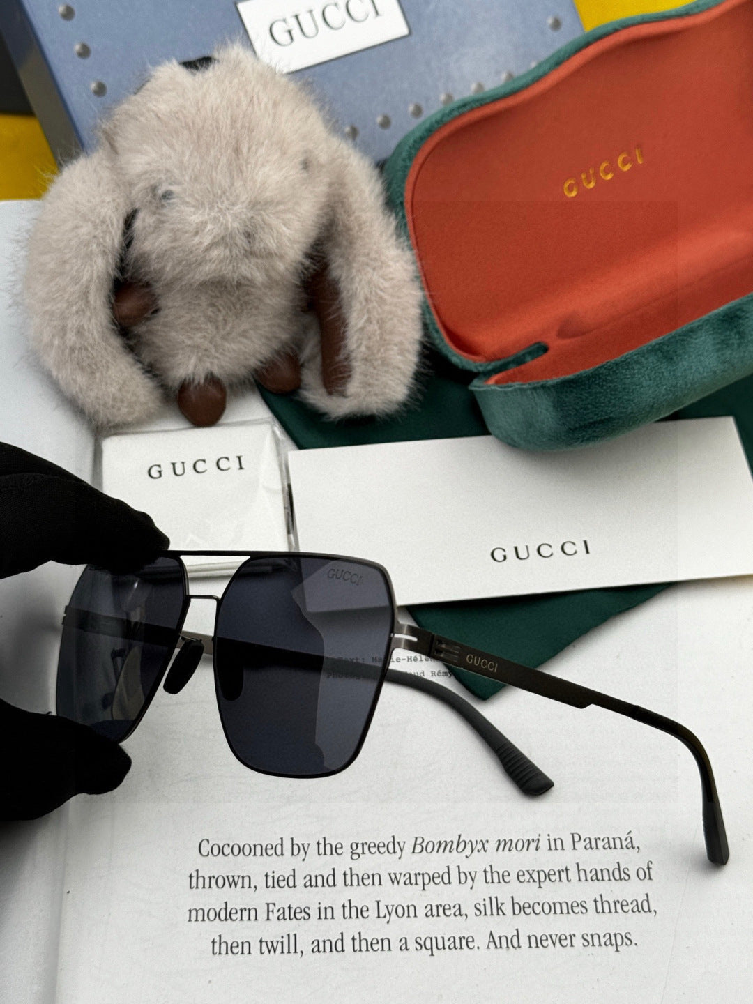 Gucci G711 Polarized Fashion Gold Lens Sunglasses for Men & Women - 486459 - detail image 3