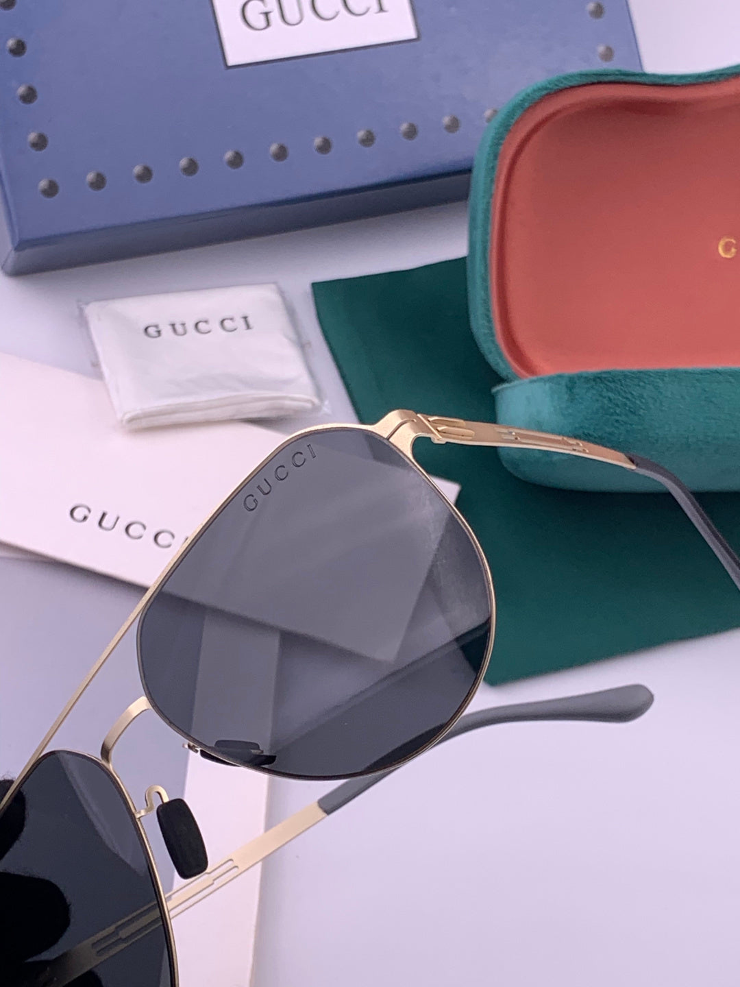 Gucci G5882 Fashion Gold Lens Sunglasses for Men & Women - detail image 3