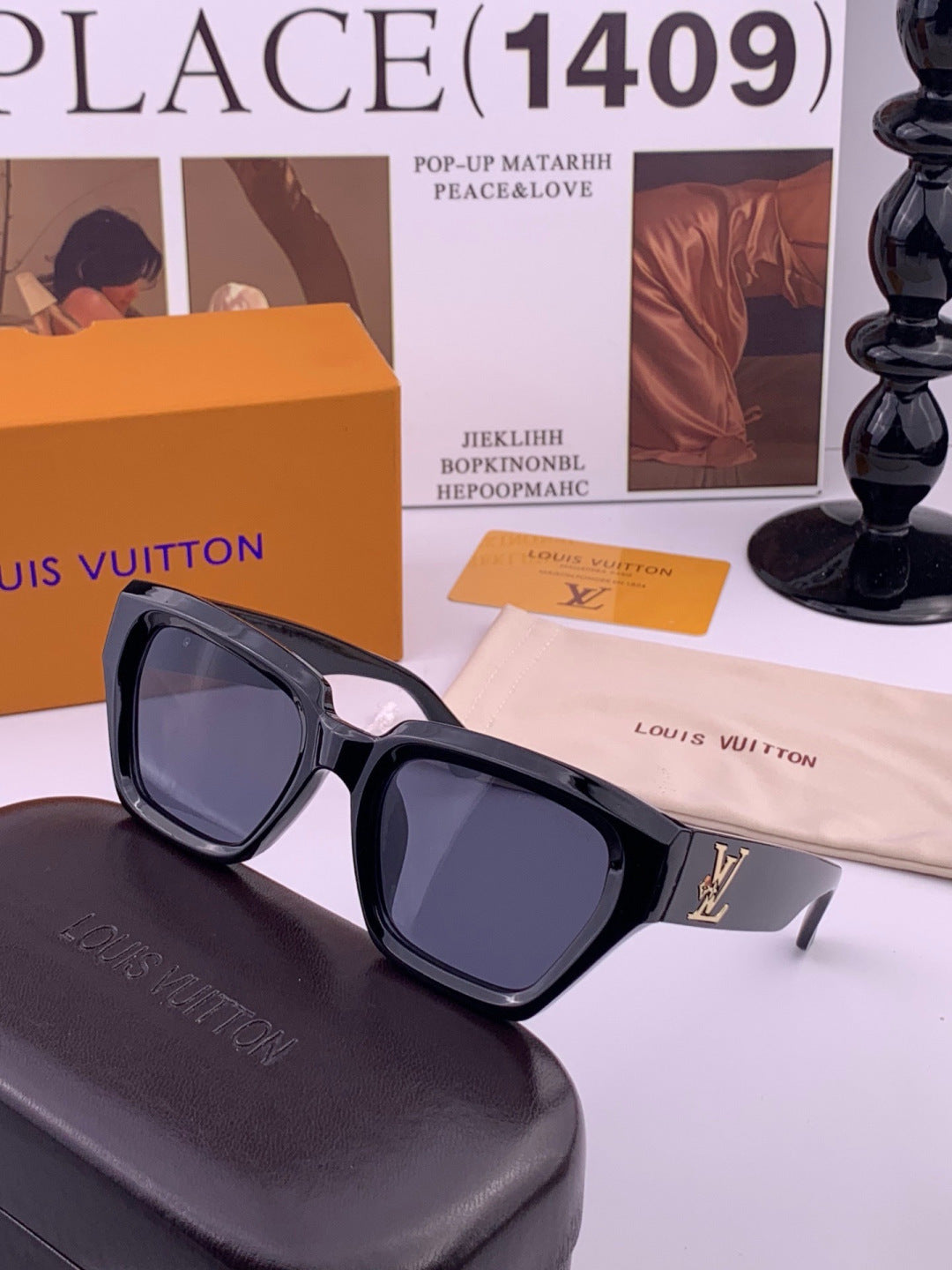 Louis Vuitton L26900 Square Black Lens Sunglasses for Women - detail image 3