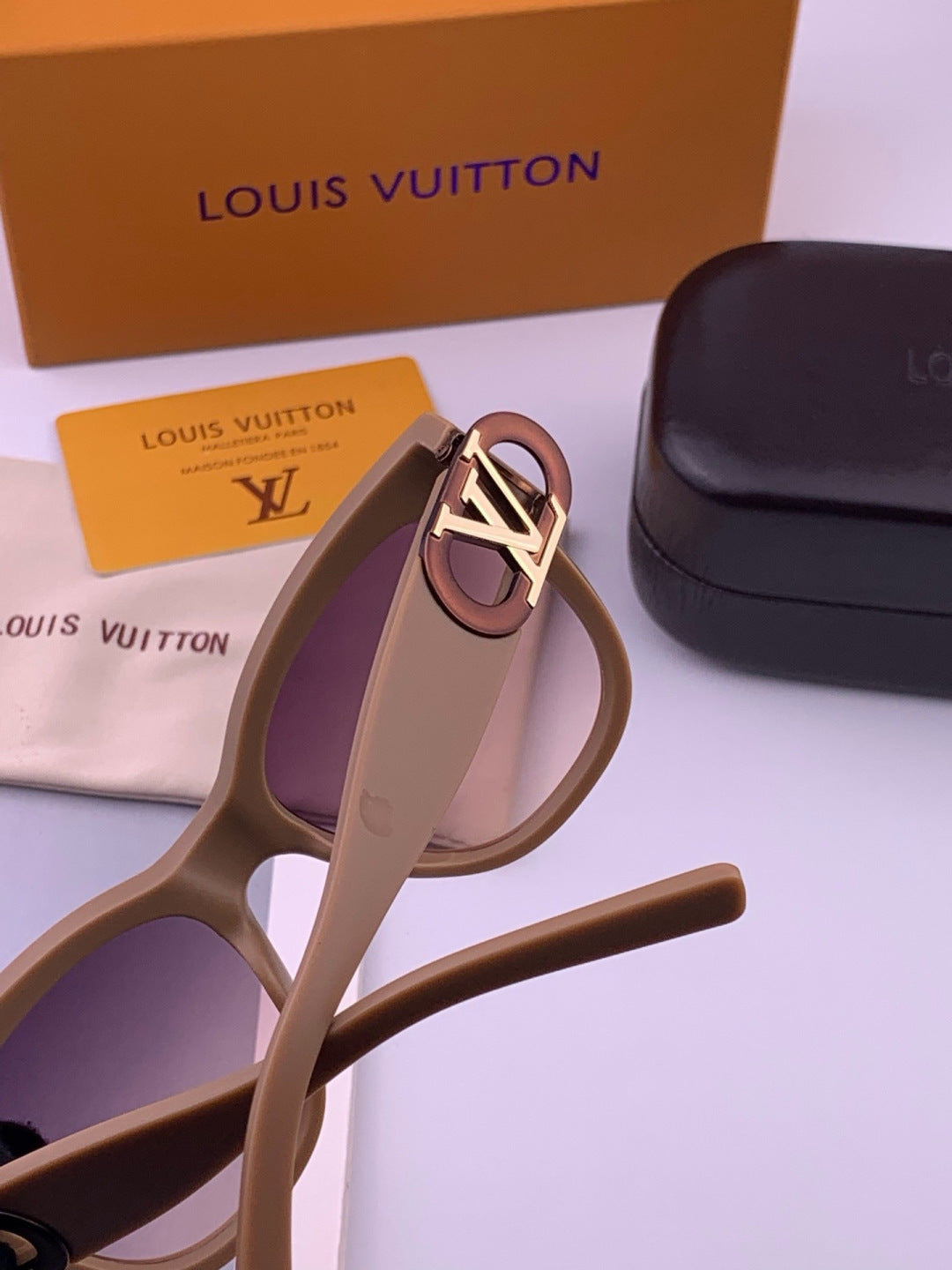 Louis Vuitton L07002 Square Purple Lens Sunglasses for Women - detail image 4