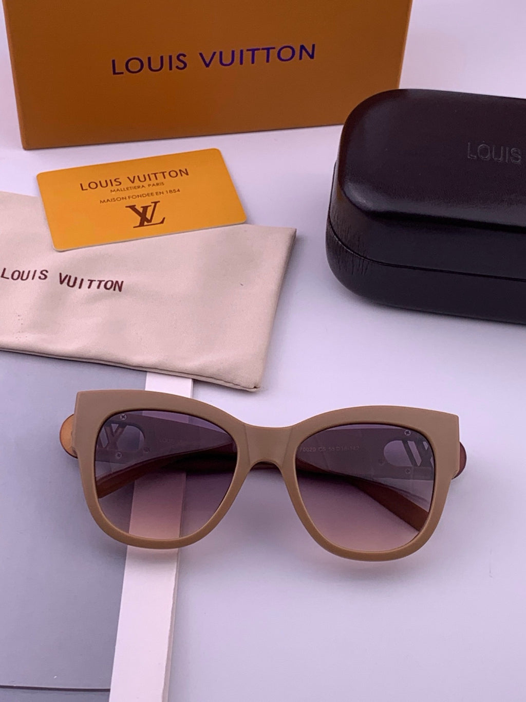 Louis Vuitton L07002 Square Purple Lens Sunglasses for Women - detail image 5