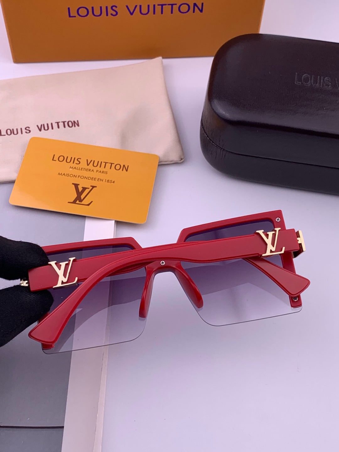 Louis Vuitton L6149 Square Black Lens Sunglasses for Men & Women - detail image 4
