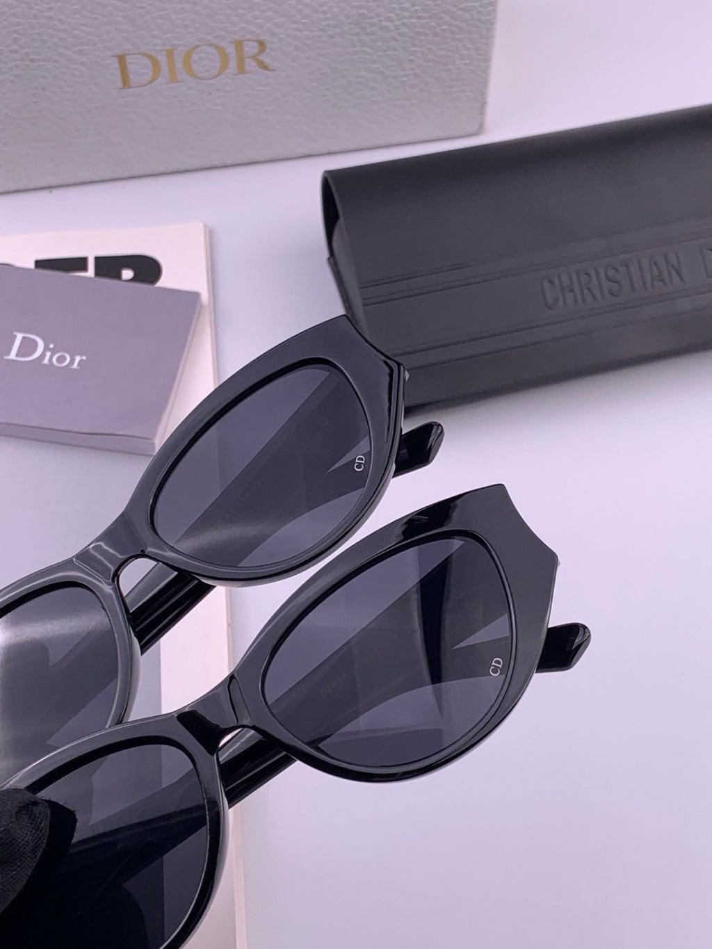 Dior D0293 Fashion Black Lens Sunglasses for Men & Women - detail image 2