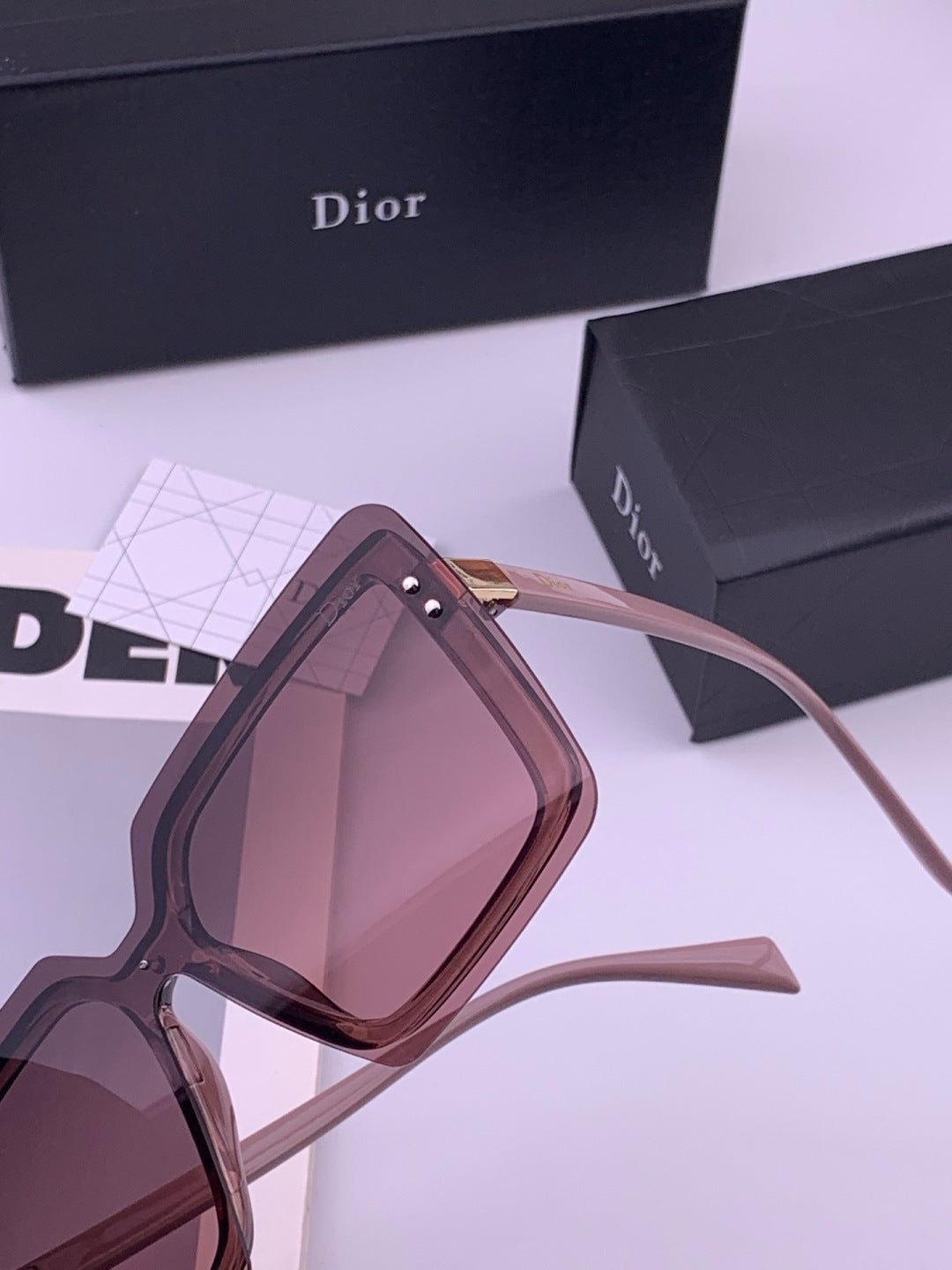 Dior D7996 Fashion Gold Lens Sunglasses for Men & Women - detail image 3