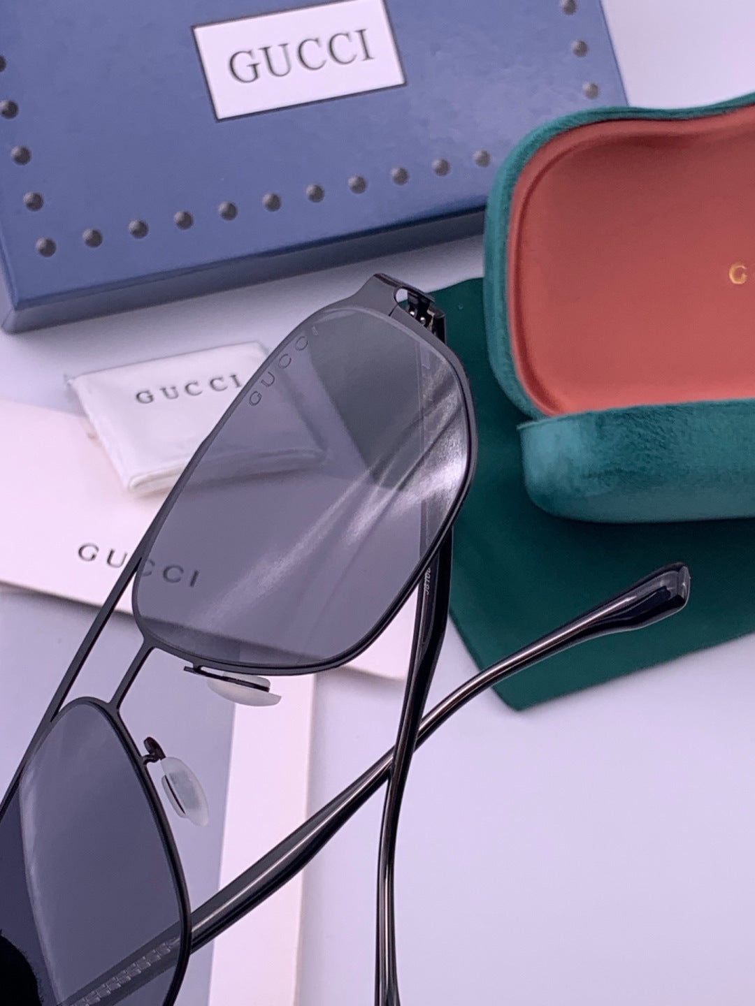 Gucci G3380 Polarized Aviator Gold Lens Sunglasses for Men - detail image 4