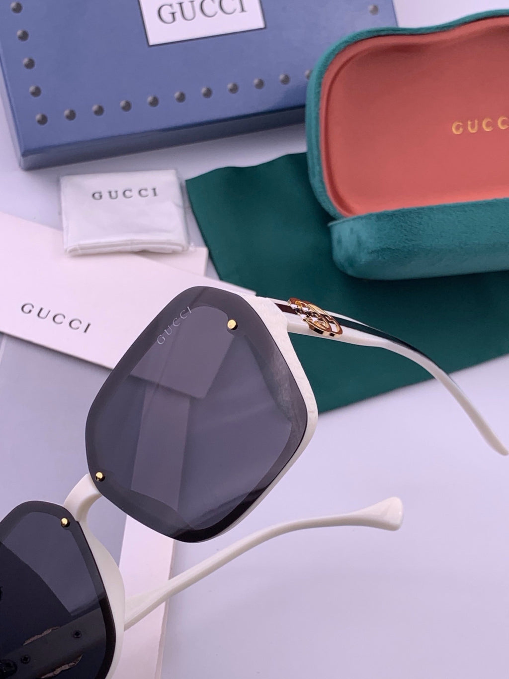 Gucci G0772 Polarized Square Gold Lens Sunglasses for Women - detail image 3