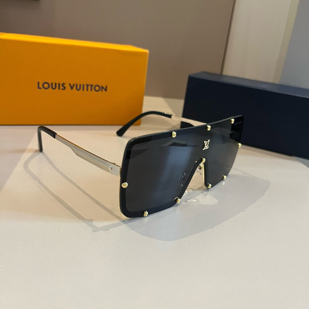 Louis Vuitton Fashion Gold Lens Sunglasses for Men & Women - 997356