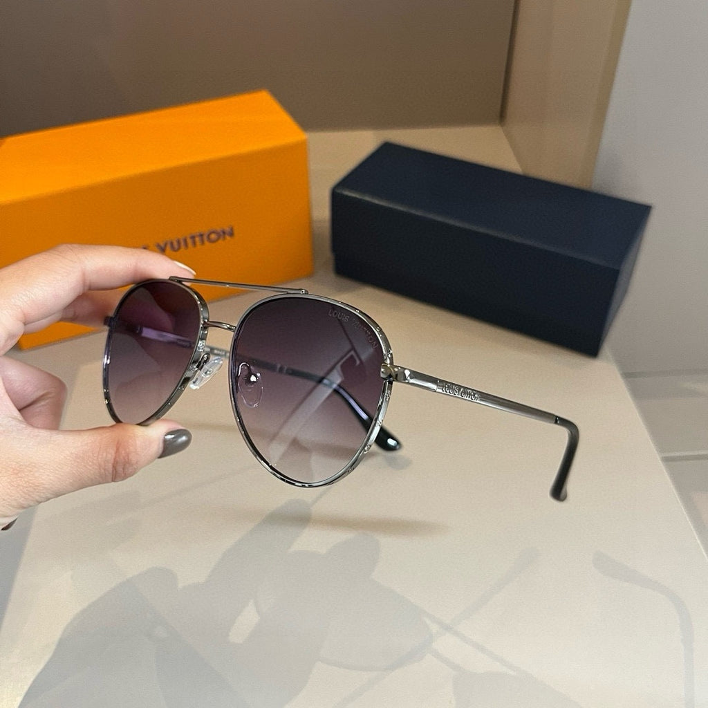 Louis Vuitton Polarized Fashion Gold Lens Sunglasses for Men & Women - detail image 4