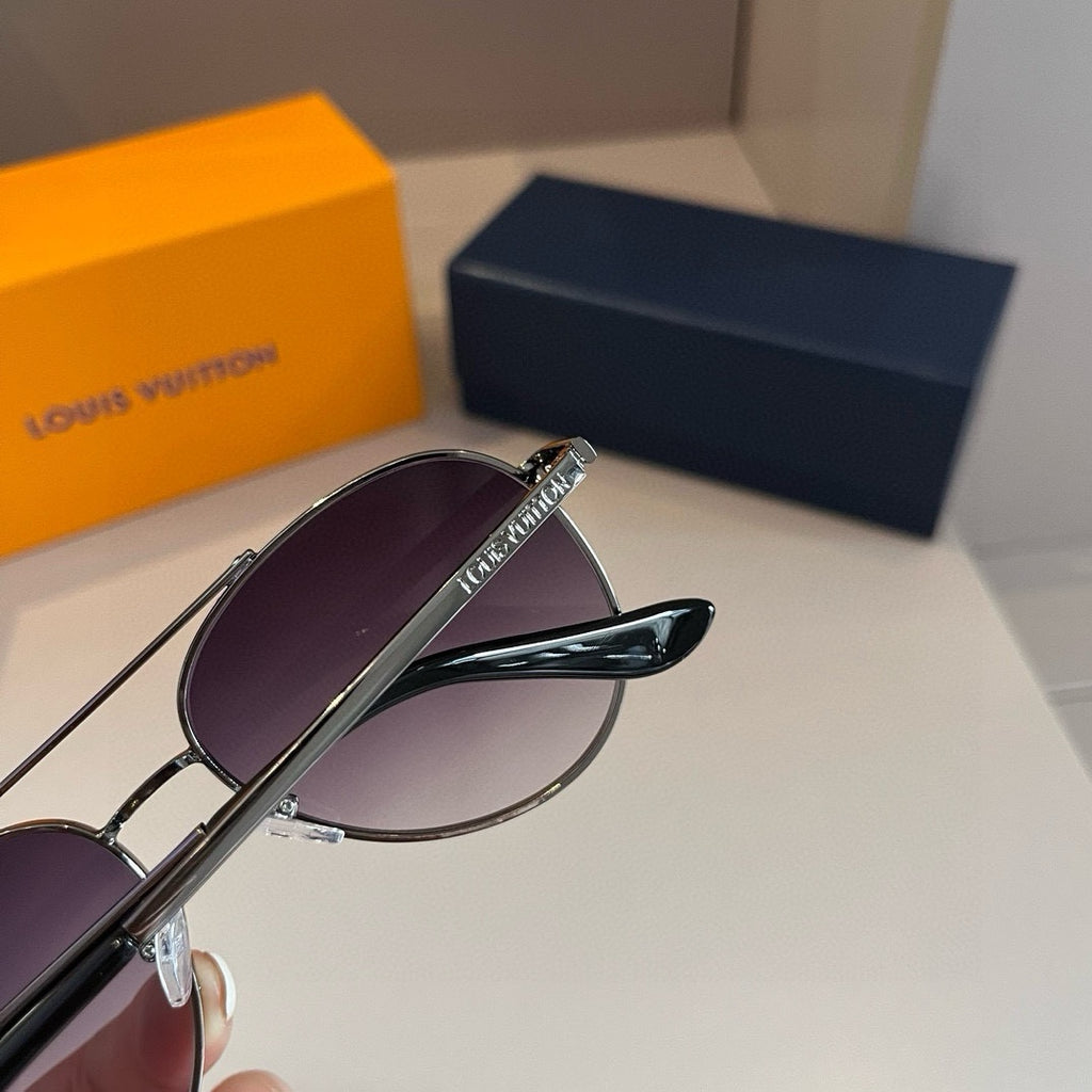 Louis Vuitton Polarized Fashion Gold Lens Sunglasses for Men & Women - detail image 6