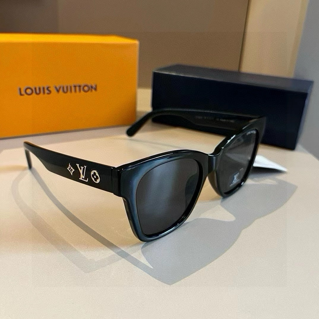 Louis Vuitton Metal Fashion Gold Lens Sunglasses for Men & Women - 414926