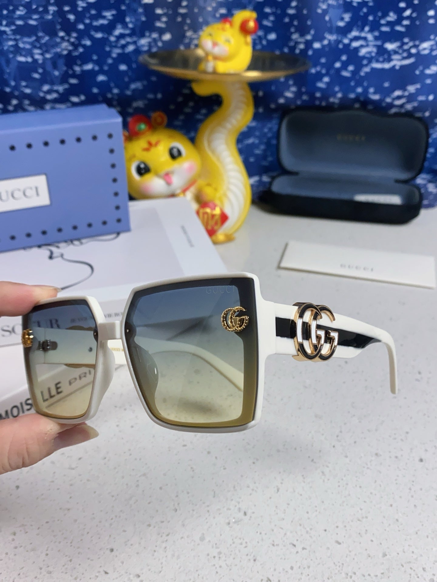 Gucci Polarized Fashion Silver Lens Sunglasses for Women - 357873 - detail image 6