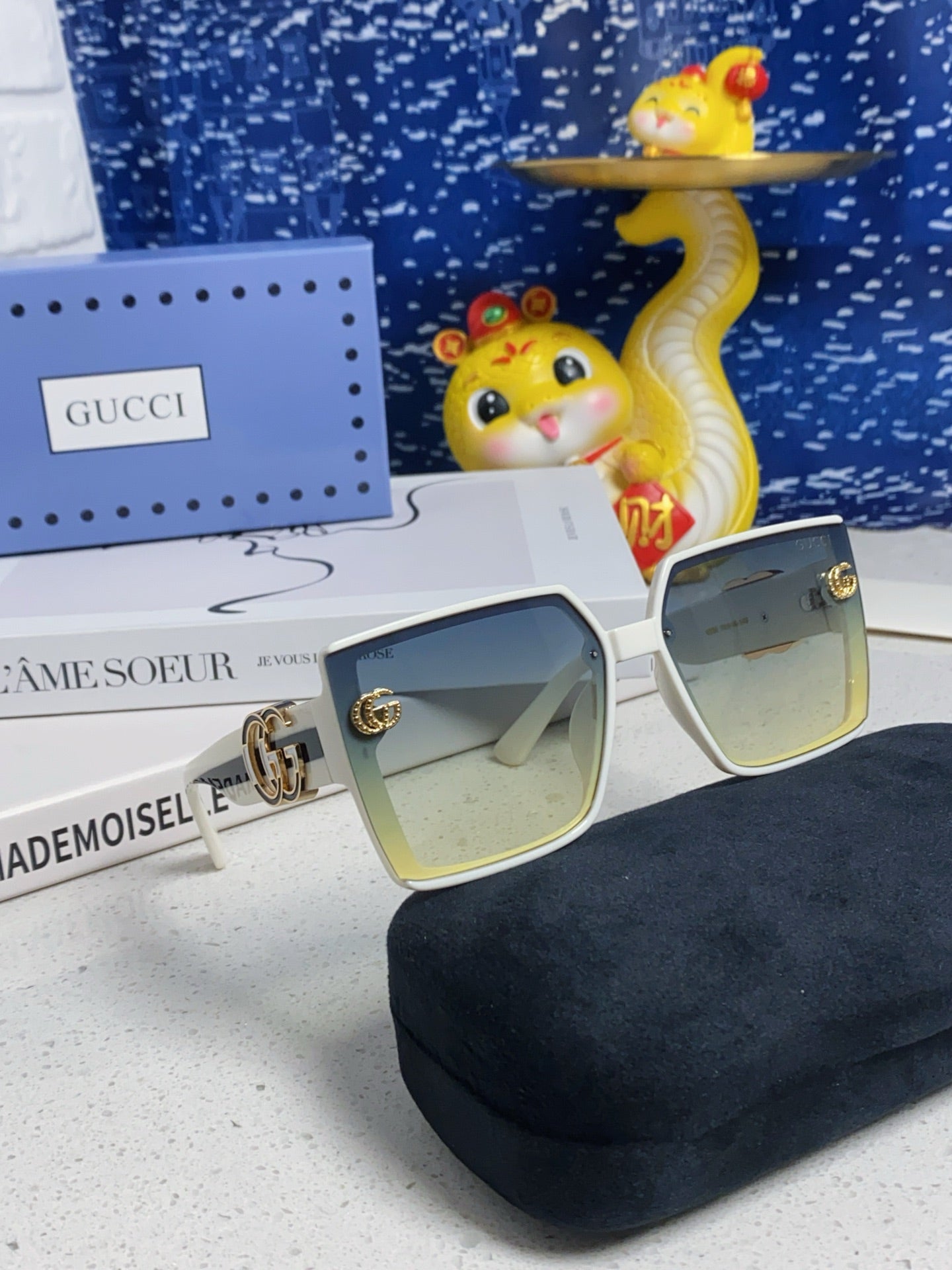 Gucci Polarized Fashion Silver Lens Sunglasses for Women - 357873 - detail image 9