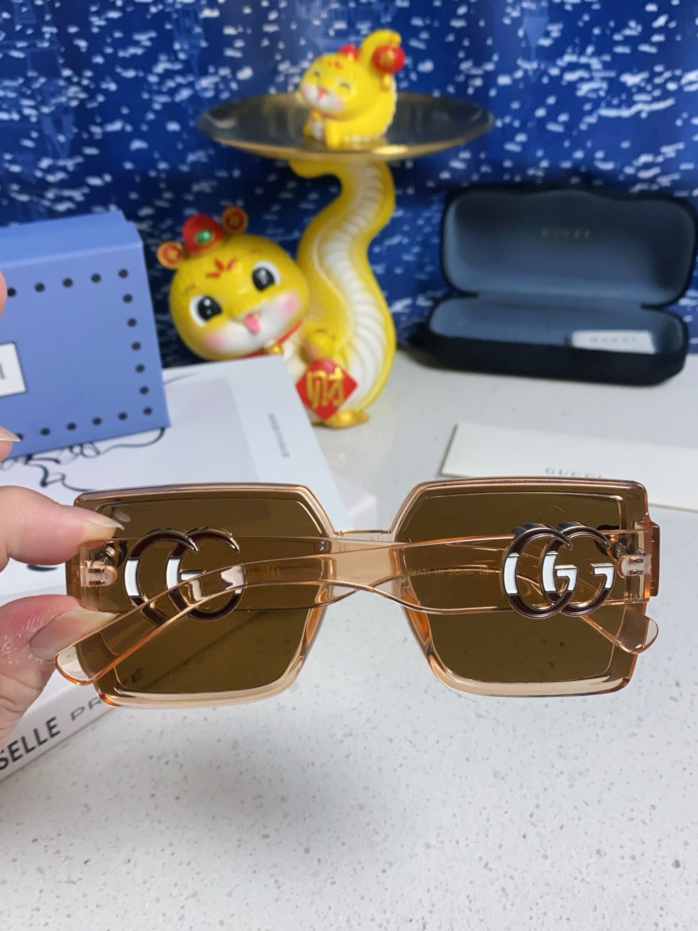 Gucci Polarized Fashion Brown Lens Sunglasses for Women - 357875 - detail image 5