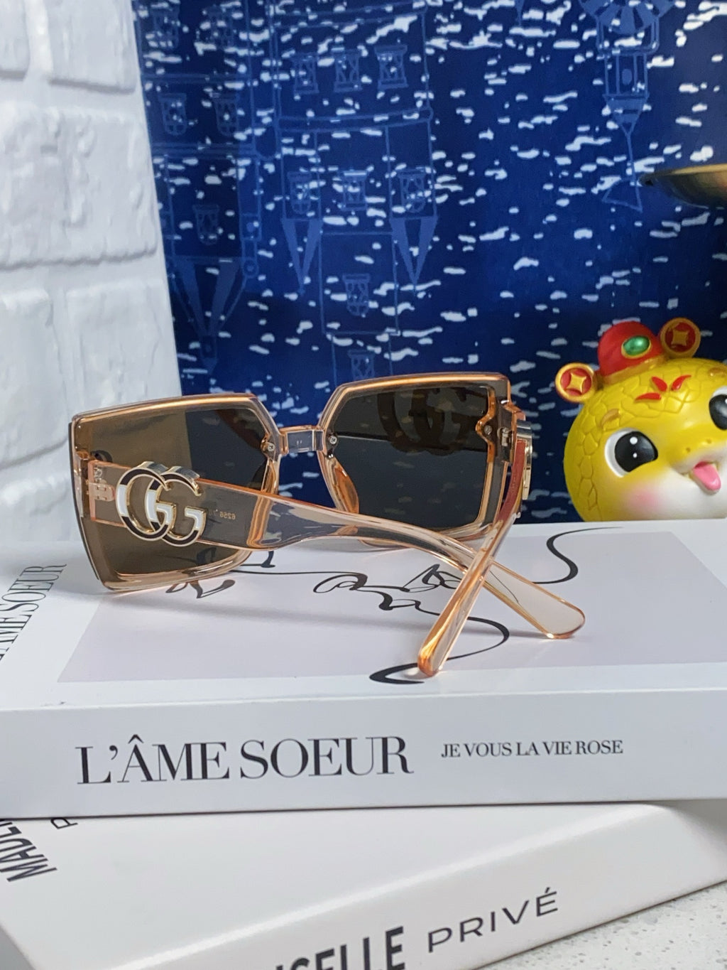 Gucci Polarized Fashion Brown Lens Sunglasses for Women - 357875 - detail image 3