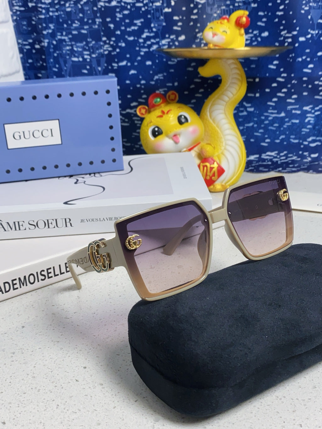 Gucci Polarized Fashion Silver Lens Sunglasses for Women - 357874 - detail image 9