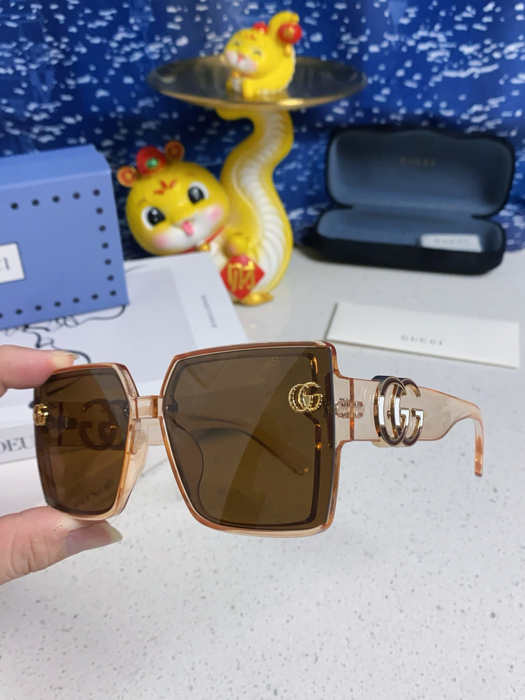 Gucci Polarized Fashion Brown Lens Sunglasses for Women - 357875 - detail image 6