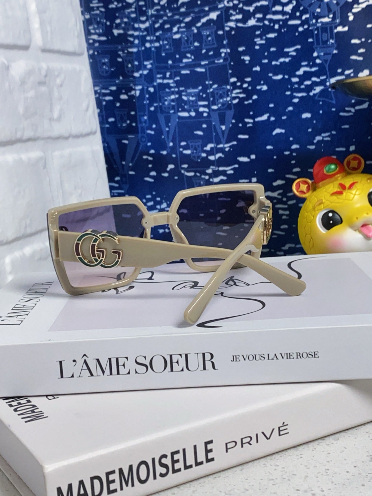 Gucci Polarized Fashion Silver Lens Sunglasses for Women - detail image 3