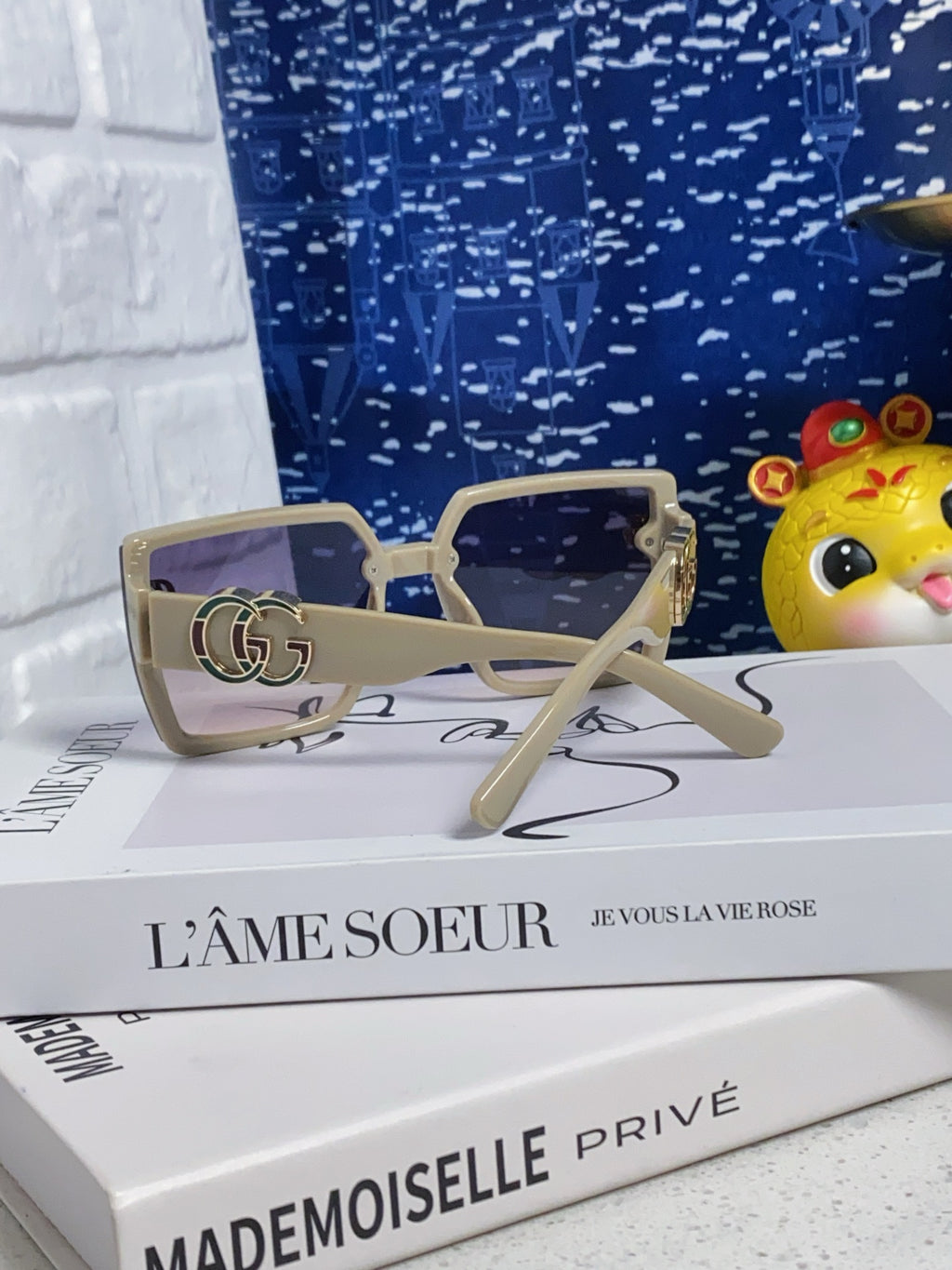 Gucci Polarized Fashion Silver Lens Sunglasses for Women - 357874 - detail image 3
