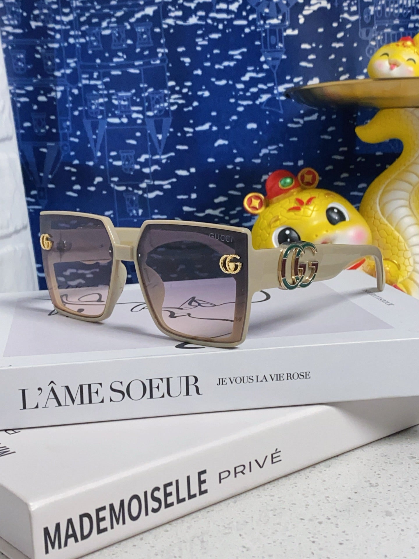 Gucci Polarized Fashion Silver Lens Sunglasses for Women - 357874