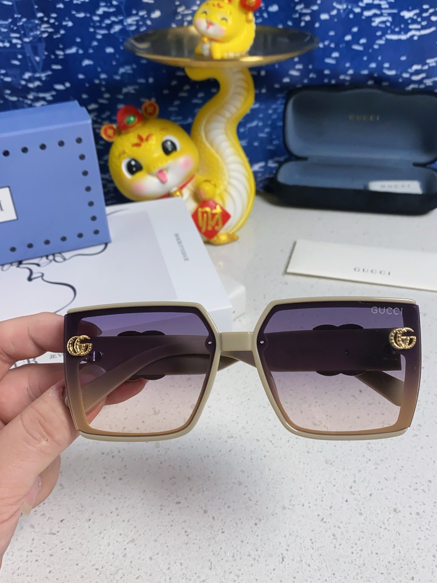 Gucci Polarized Fashion Silver Lens Sunglasses for Women - 357874 - detail image 4