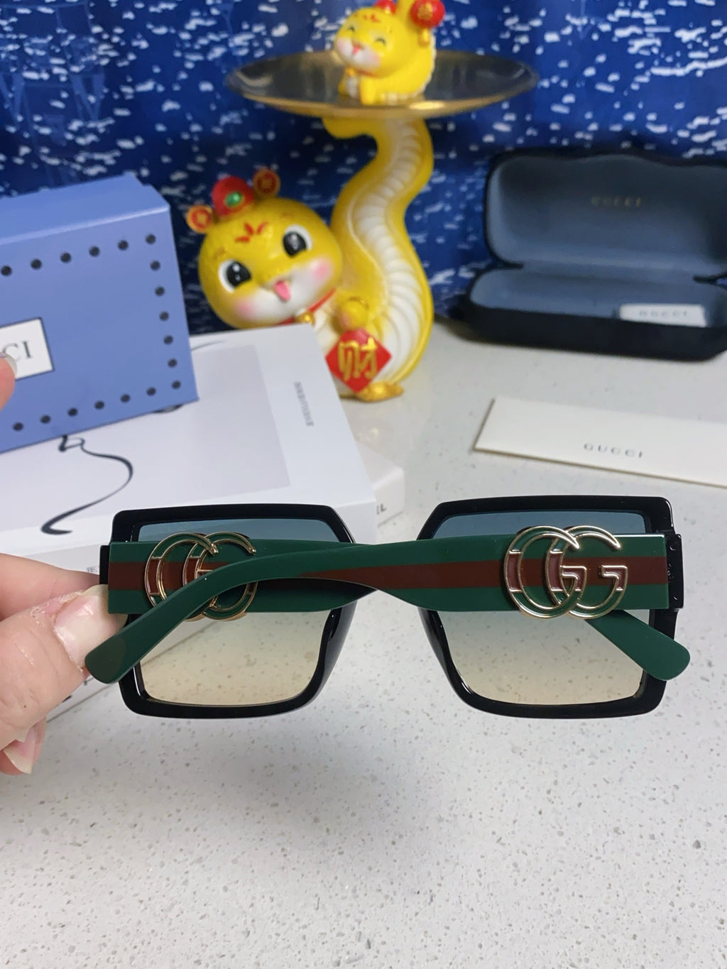 Gucci Polarized Fashion Blue Lens Sunglasses for Women - 357876 - detail image 5