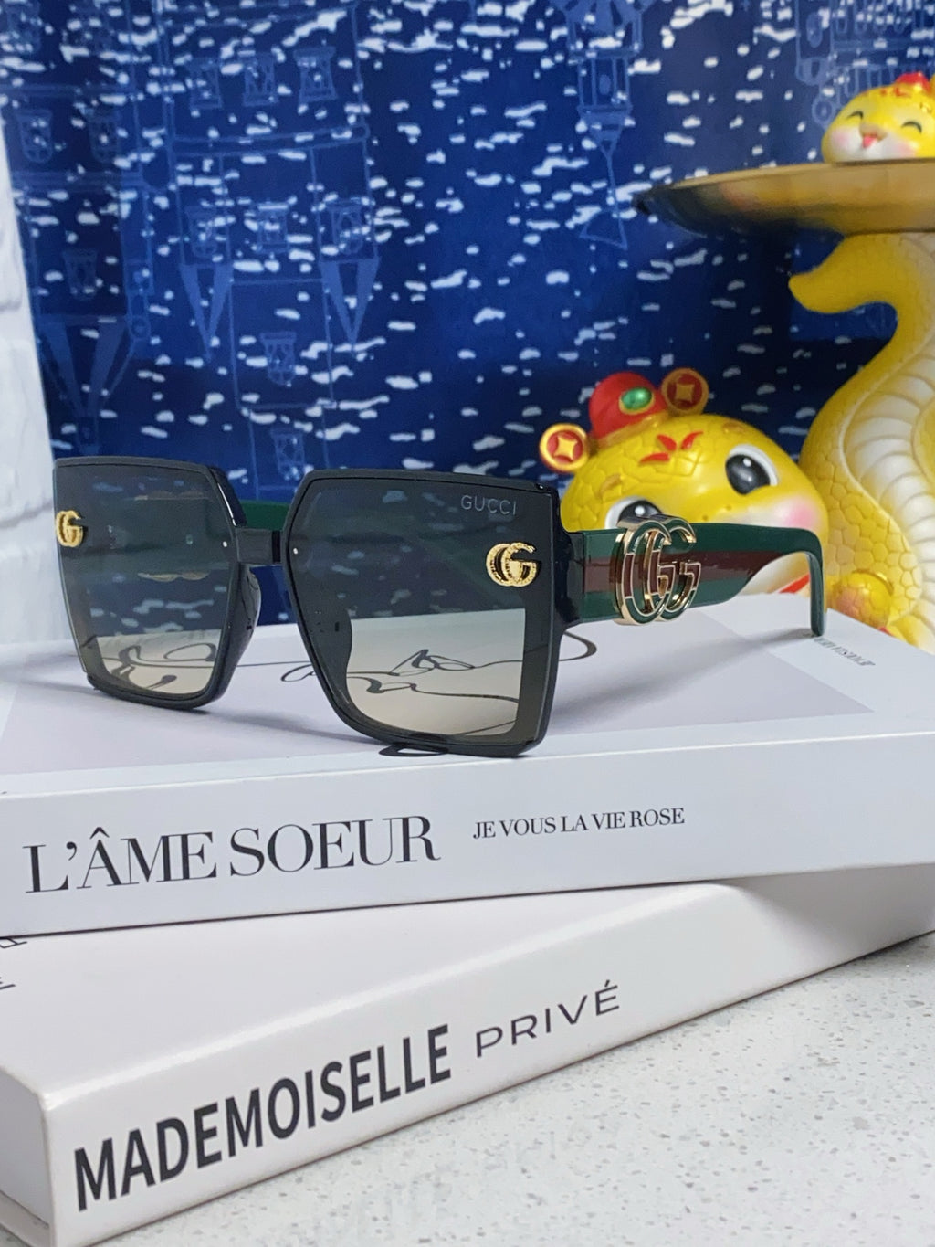 Gucci Polarized Fashion Blue Lens Sunglasses for Women - 357876