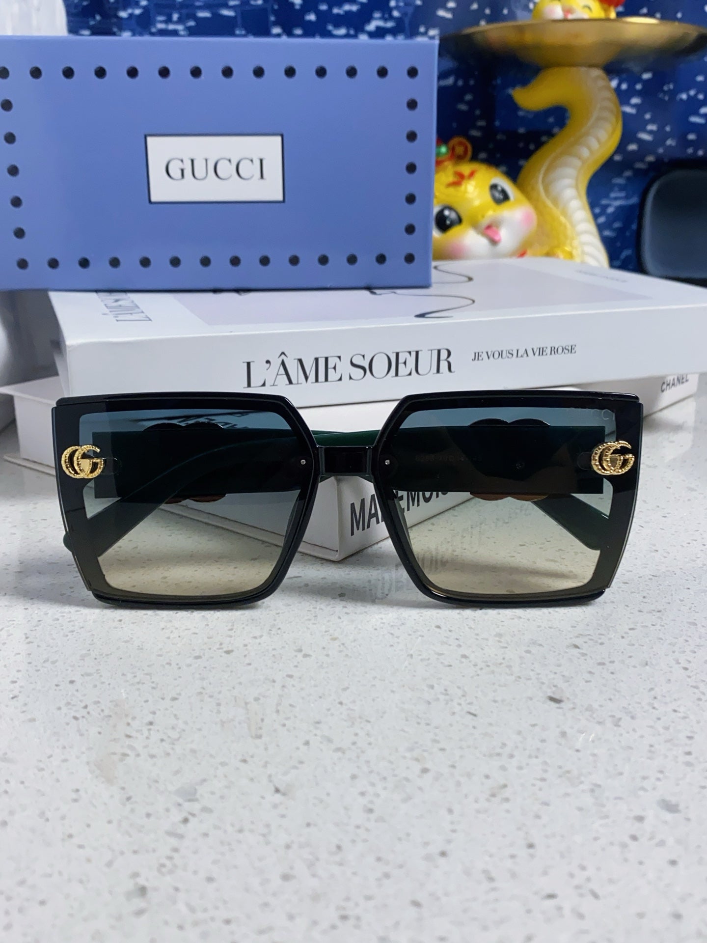 Gucci Polarized Fashion Blue Lens Sunglasses for Women - 357876 - detail image 8