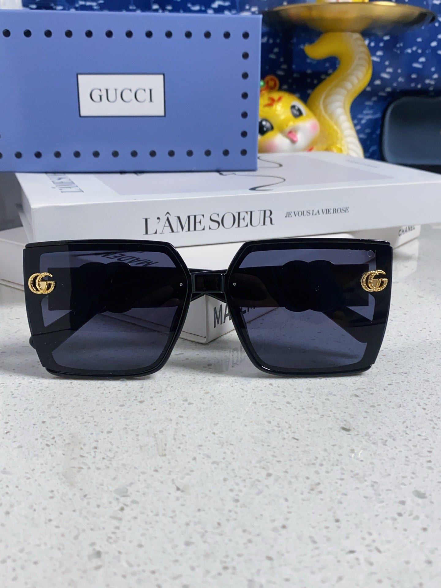 Gucci Polarized Fashion Blue Lens Sunglasses for Women - 357877 - detail image 8