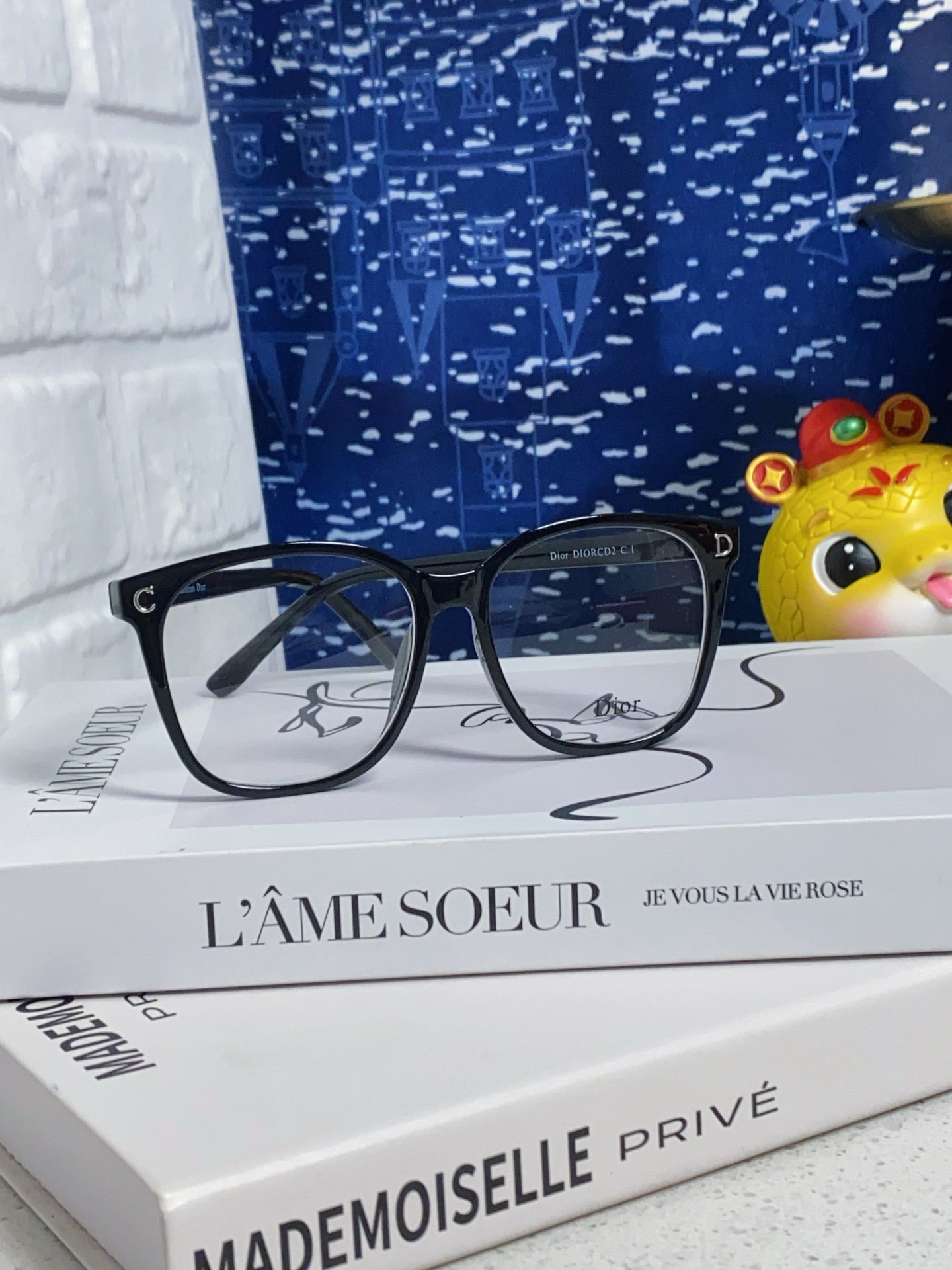 Dior Photochromic Fashion Blue Lens Sunglasses for Men & Women - detail image 2