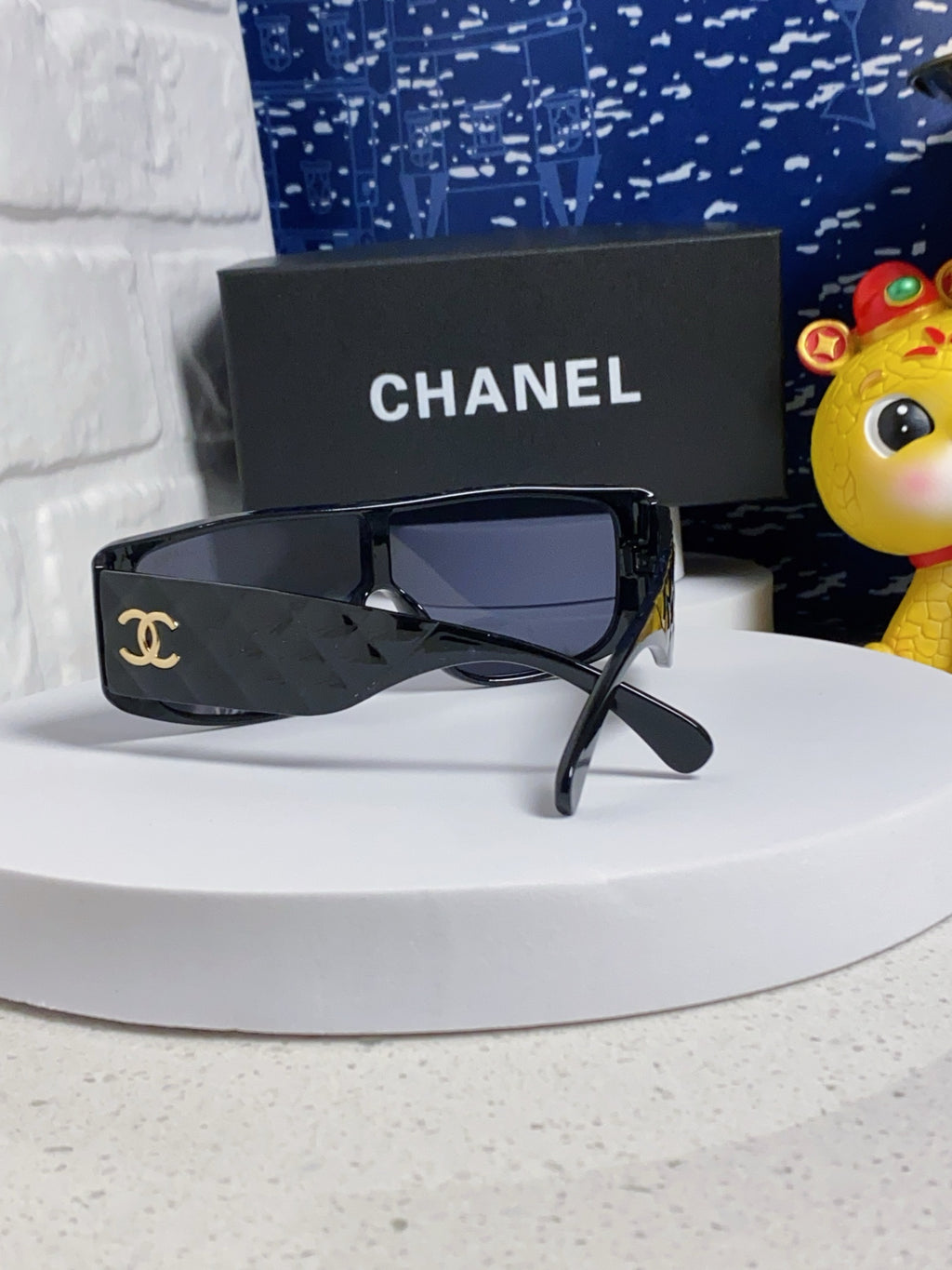 Chanel Fashion Black Lens Sunglasses for Men & Women - 358151 - detail image 4